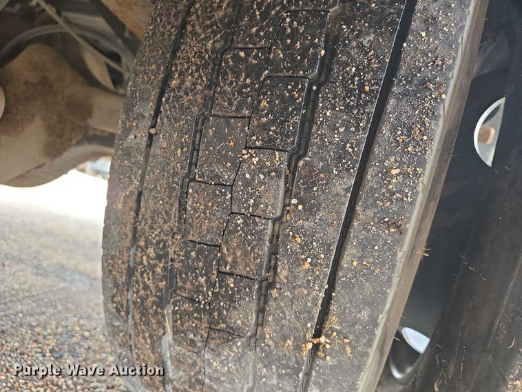 image for item EN8404 2013 Freightliner MT55 delivery truck