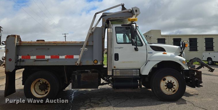 image for item EN8405 2008 International WorkStar 7400 dump truck