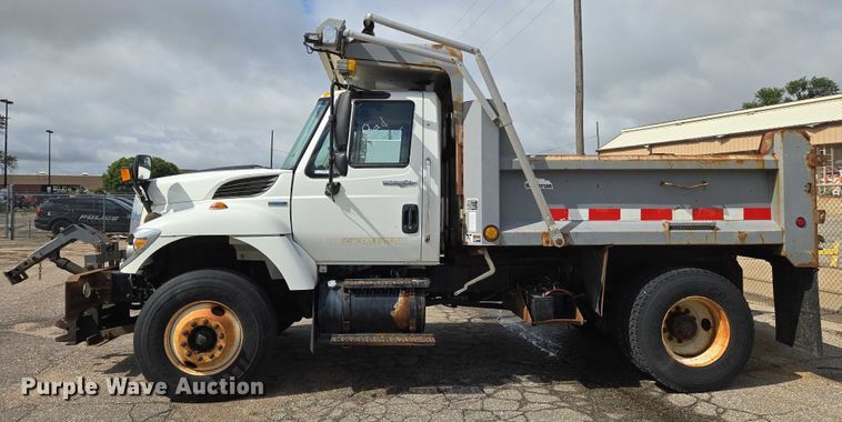 image for item EN8405 2008 International WorkStar 7400 dump truck