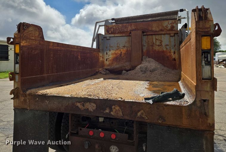 image for item EN8405 2008 International WorkStar 7400 dump truck