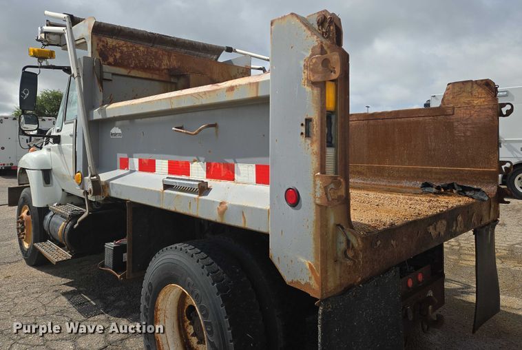 image for item EN8405 2008 International WorkStar 7400 dump truck