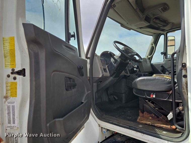 image for item EN8405 2008 International WorkStar 7400 dump truck