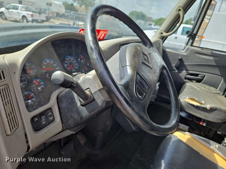 image for item EN8405 2008 International WorkStar 7400 dump truck