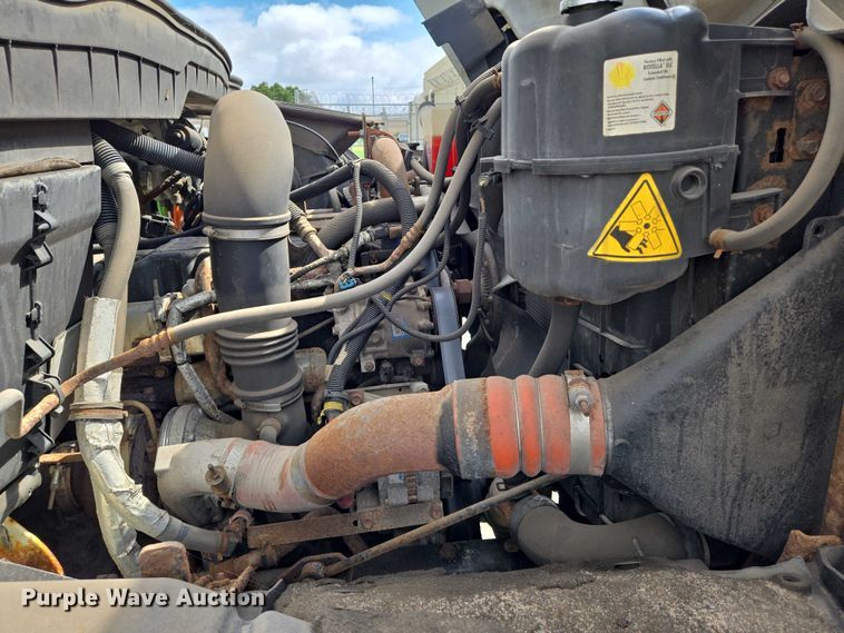 image for item EN8405 2008 International WorkStar 7400 dump truck