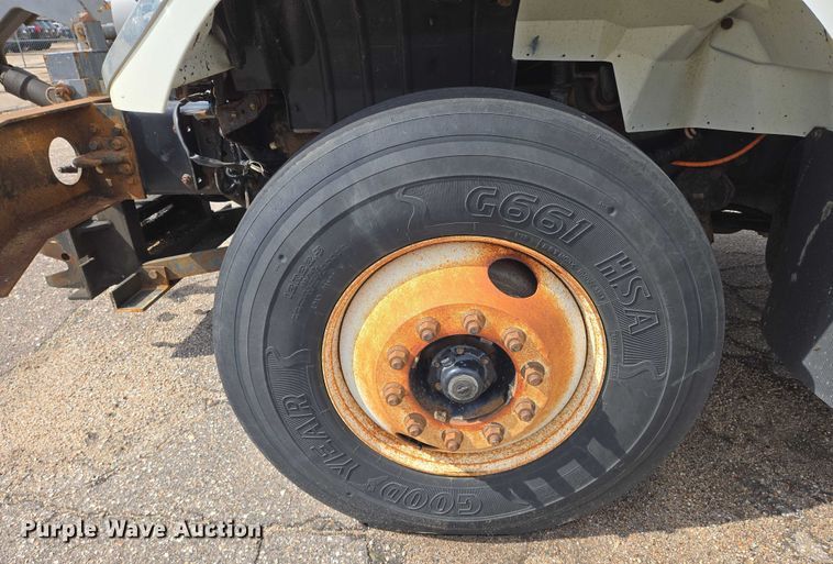 image for item EN8405 2008 International WorkStar 7400 dump truck