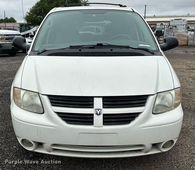 image for item EN8406 2007 Dodge Grand Caravan van