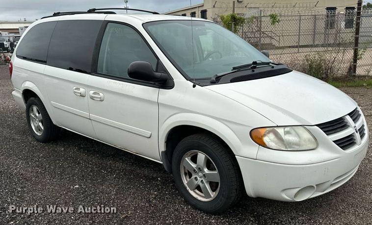image for item EN8406 2007 Dodge Grand Caravan van