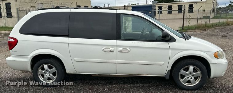image for item EN8406 2007 Dodge Grand Caravan van