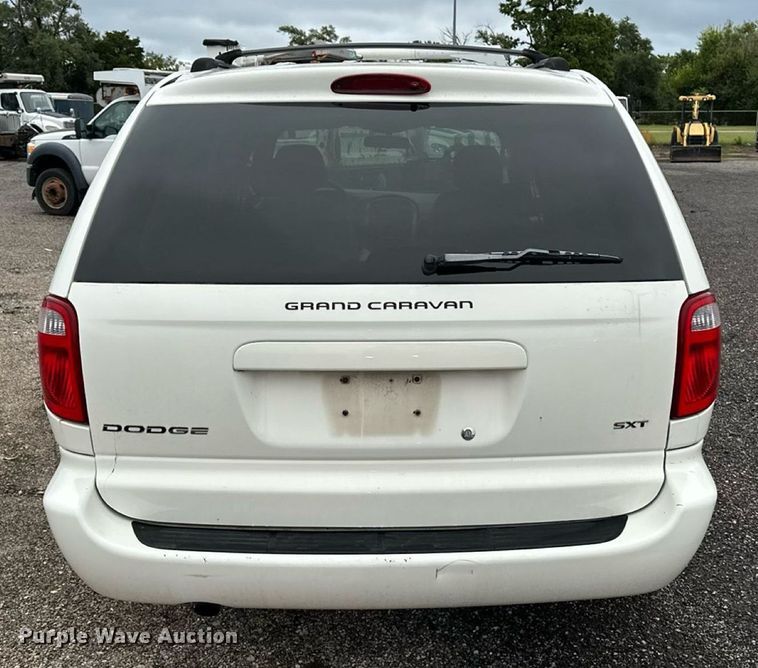 image for item EN8406 2007 Dodge Grand Caravan van