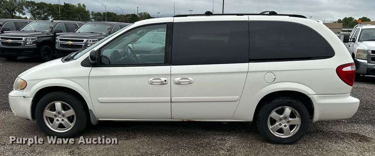 image for item EN8406 2007 Dodge Grand Caravan van