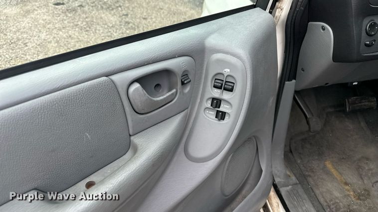 image for item EN8406 2007 Dodge Grand Caravan van