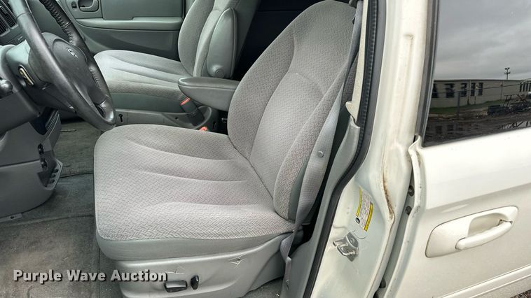 image for item EN8406 2007 Dodge Grand Caravan van