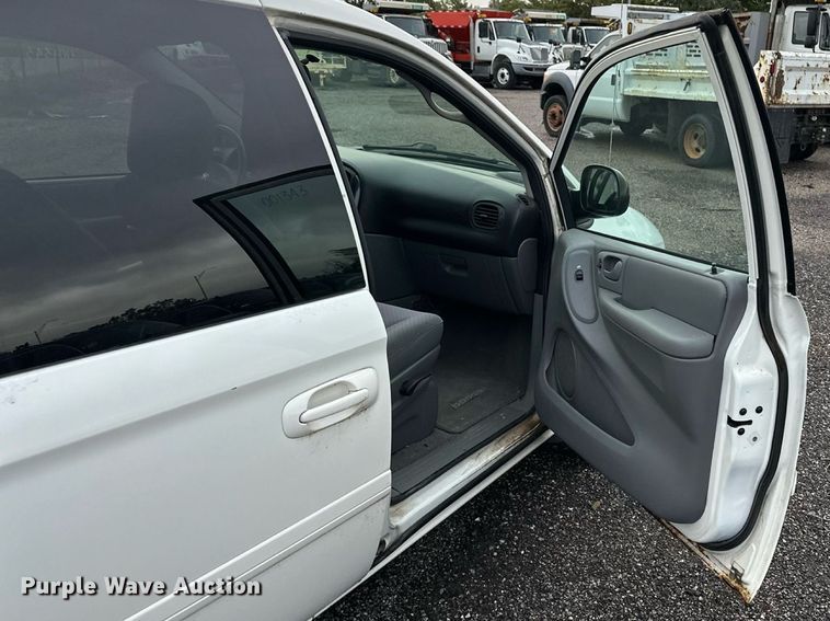 image for item EN8406 2007 Dodge Grand Caravan van