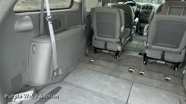 image for item EN8406 2007 Dodge Grand Caravan van