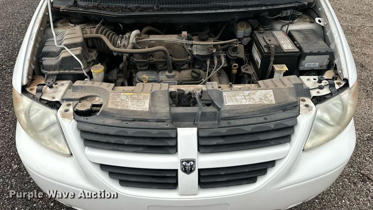 image for item EN8406 2007 Dodge Grand Caravan van