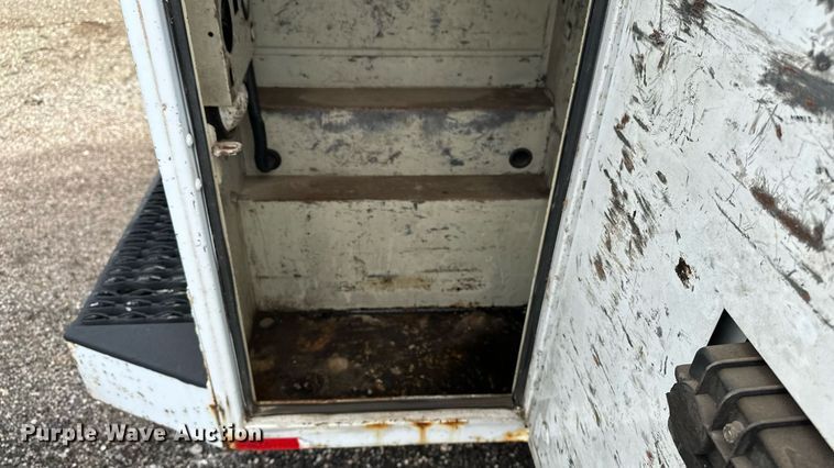 image for item EN8409 2010 Chevrolet Silverado 2500HD utility bed pickup truck