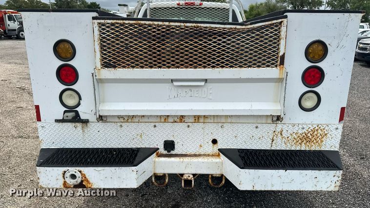 image for item EN8409 2010 Chevrolet Silverado 2500HD utility bed pickup truck