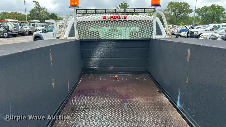 image for item EN8409 2010 Chevrolet Silverado 2500HD utility bed pickup truck