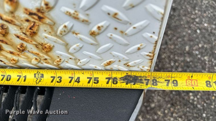 image for item EN8409 2010 Chevrolet Silverado 2500HD utility bed pickup truck