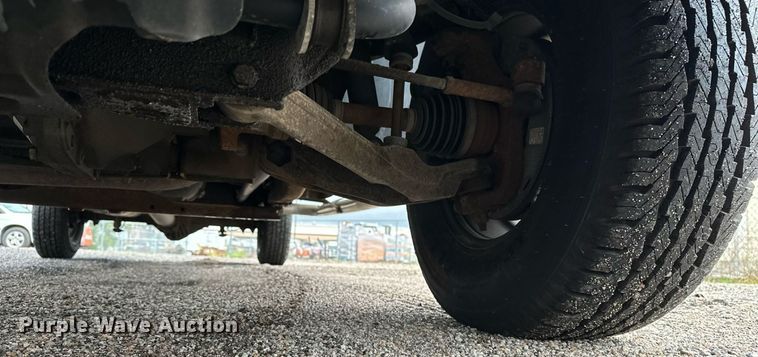 image for item EN8409 2010 Chevrolet Silverado 2500HD utility bed pickup truck