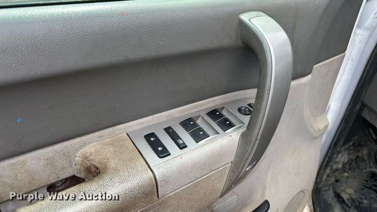 image for item EN8409 2010 Chevrolet Silverado 2500HD utility bed pickup truck