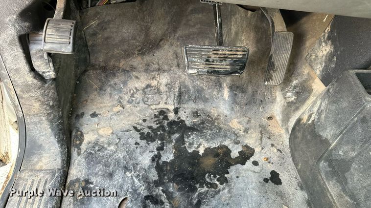 image for item EN8409 2010 Chevrolet Silverado 2500HD utility bed pickup truck