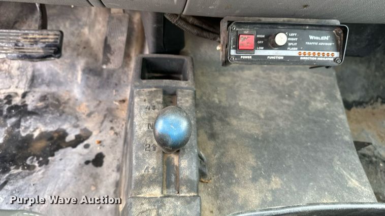 image for item EN8409 2010 Chevrolet Silverado 2500HD utility bed pickup truck