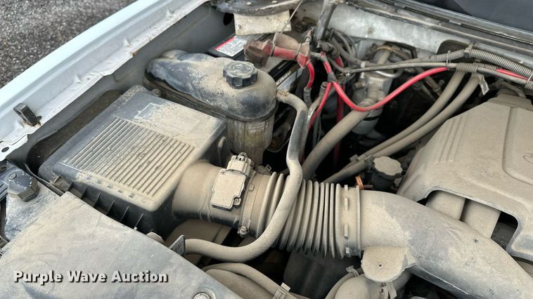 image for item EN8409 2010 Chevrolet Silverado 2500HD utility bed pickup truck