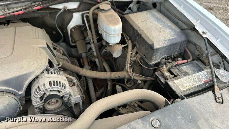 image for item EN8409 2010 Chevrolet Silverado 2500HD utility bed pickup truck