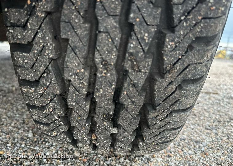 image for item EN8409 2010 Chevrolet Silverado 2500HD utility bed pickup truck