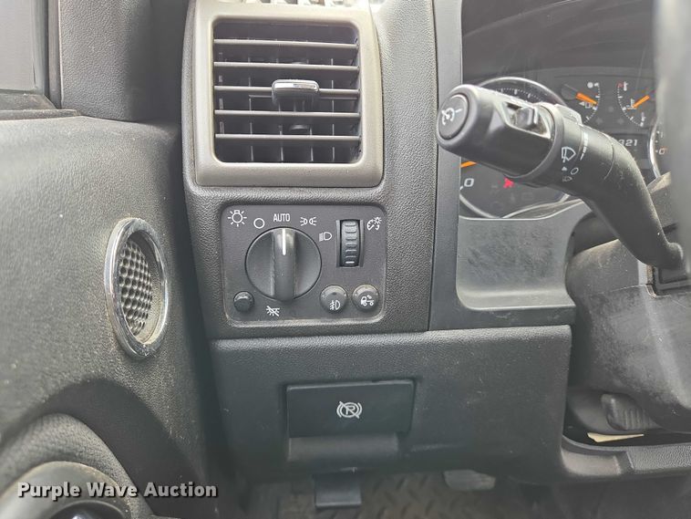 image for item EN8416 2010 Chevrolet Colorado Ext. Cab pickup truck