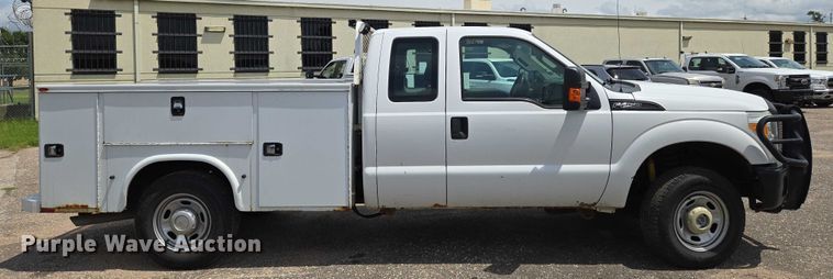 image for item EN8417 2014 Ford F250 Super Duty SuperCab utility bed pickup truck