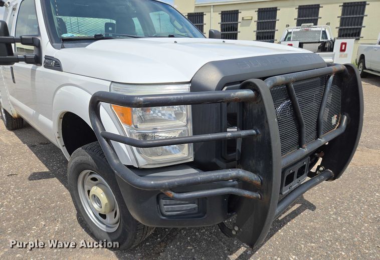 image for item EN8417 2014 Ford F250 Super Duty SuperCab utility bed pickup truck