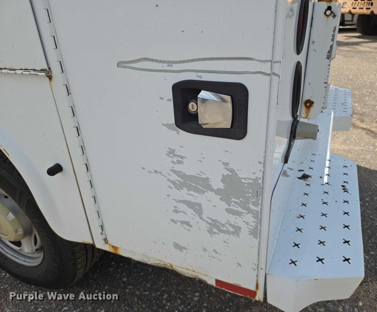 image for item EN8417 2014 Ford F250 Super Duty SuperCab utility bed pickup truck