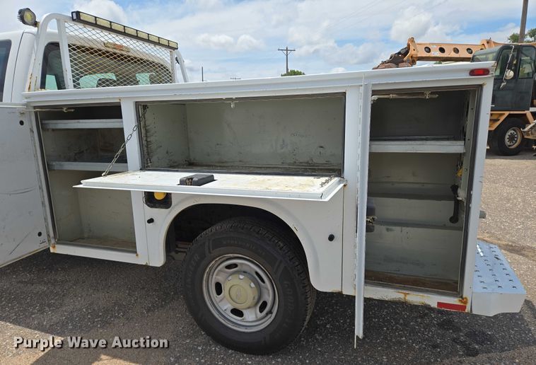 image for item EN8417 2014 Ford F250 Super Duty SuperCab utility bed pickup truck