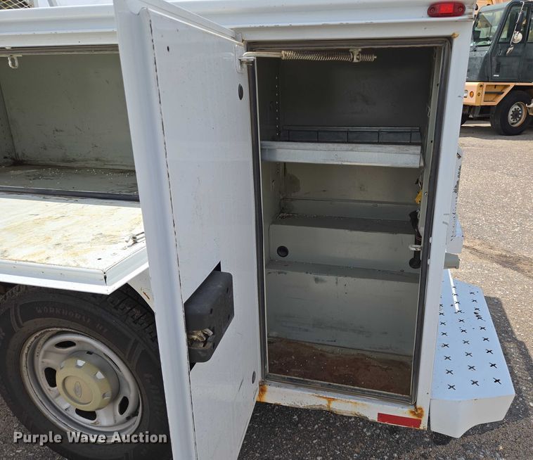 image for item EN8417 2014 Ford F250 Super Duty SuperCab utility bed pickup truck