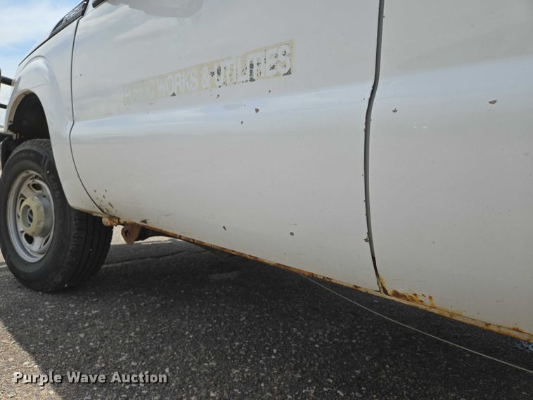 image for item EN8417 2014 Ford F250 Super Duty SuperCab utility bed pickup truck