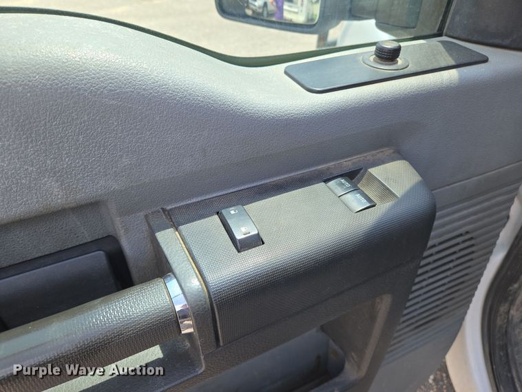 image for item EN8417 2014 Ford F250 Super Duty SuperCab utility bed pickup truck