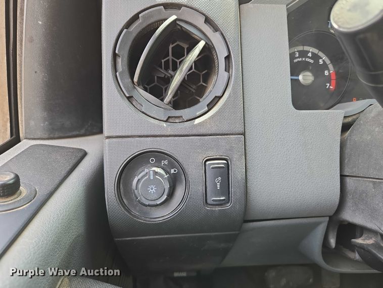 image for item EN8417 2014 Ford F250 Super Duty SuperCab utility bed pickup truck