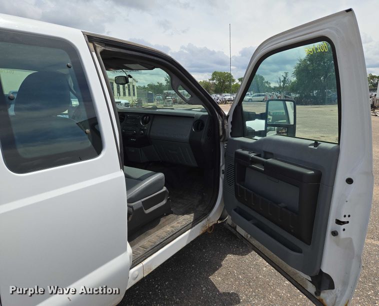 image for item EN8417 2014 Ford F250 Super Duty SuperCab utility bed pickup truck