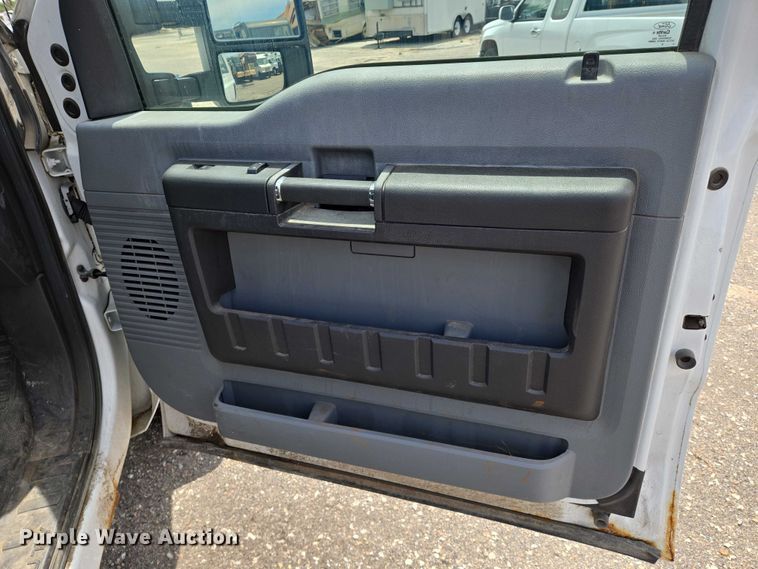 image for item EN8417 2014 Ford F250 Super Duty SuperCab utility bed pickup truck