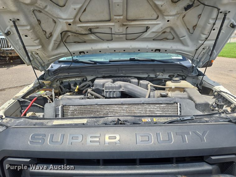 image for item EN8417 2014 Ford F250 Super Duty SuperCab utility bed pickup truck