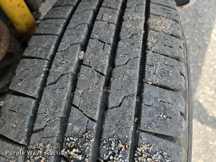 image for item EN8417 2014 Ford F250 Super Duty SuperCab utility bed pickup truck