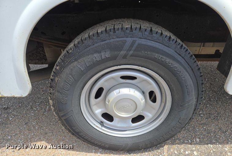 image for item EN8417 2014 Ford F250 Super Duty SuperCab utility bed pickup truck