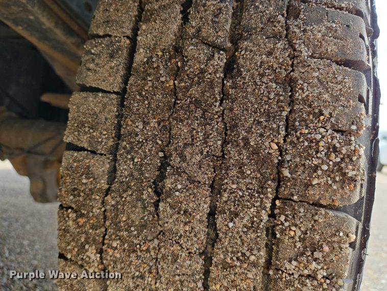 image for item EN8417 2014 Ford F250 Super Duty SuperCab utility bed pickup truck