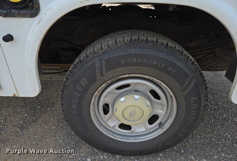 image for item EN8417 2014 Ford F250 Super Duty SuperCab utility bed pickup truck