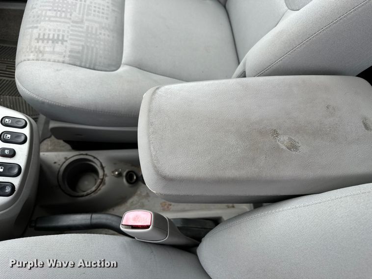 image for item EN8418 2005 Chevrolet Equinox SUV