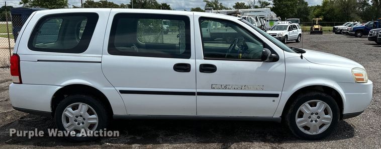 image for item EN8419 2007 Chevrolet Uplander van