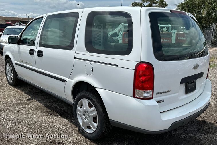image for item EN8419 2007 Chevrolet Uplander van