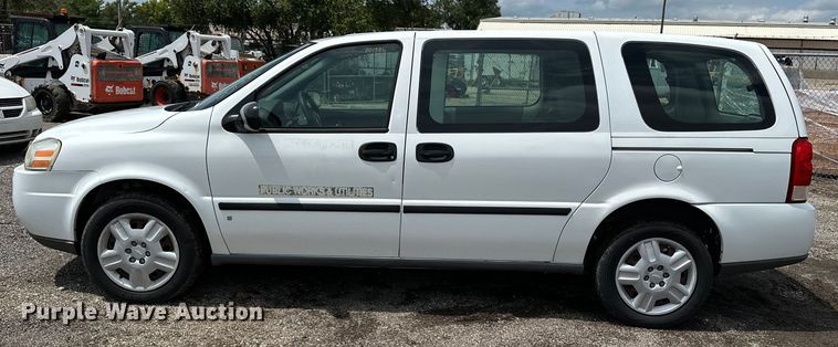 image for item EN8419 2007 Chevrolet Uplander van